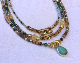 Colliers de perles naturelles de citrine de turquoise africaine de jaspe et  de prehnite.