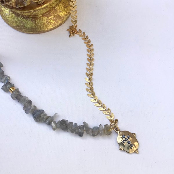 Collier pendentif en pierres  naturelles de labradorite et chaîne épi en acier inoxydable