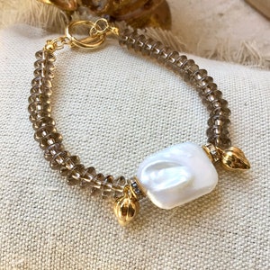 Bracelet en perles de quartz fumés et perle deau douce blanche très chic afbeelding 4