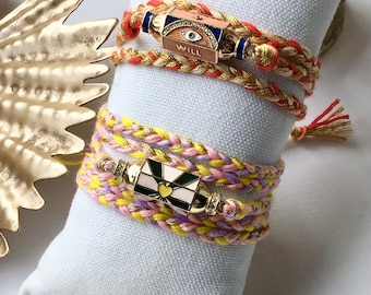 Bracelets tressés  amitiés porte bonheur en fil de coton et breloques grigri