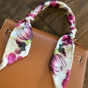 Lush Hand Drawn Red Rose Skinny Scarf: Pink Roses against Light Yellow Handle Wrap Purse Accessory