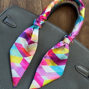 Bufanda fina para bolso/envoltura para asa/cinta fina para el cabello con diseño geométrico brillante multicolor en rosa y azul