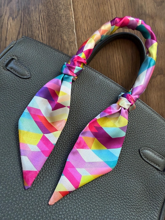 Bright Geometric Jewels Multicolor Pink and Blue Handbag  display picture 1