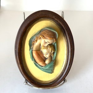 Vintage Mother and Child Oval Italian Wall Hanging,Madonna Religious Plaque,Made In Italy, RR Roman Inc,Mid Century Style, Gallery Wall.Prop