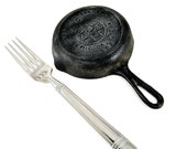80s Griswold Cast Iron Skillet Pan 0 582 Reproduction Farmhouse Kitchen Wall Decor Vintage Childs Toy Pretend Play