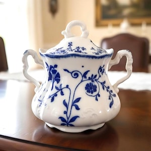 Antique Flow Blue Sugar Bowl: J&G Meakin Colonial Pattern, 1907
