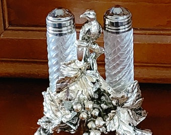 Arthur Court Small Salt Pepper Shakers On Aluminum Bird & Grape Cluster Leaf Stand Vintage 2001