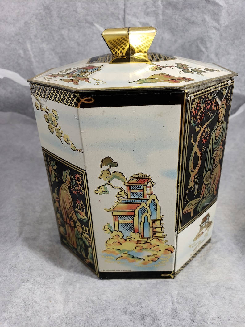 Peek /& Co Octagon English Tea Tin Featuring Oriental Women and Pagodas Frean