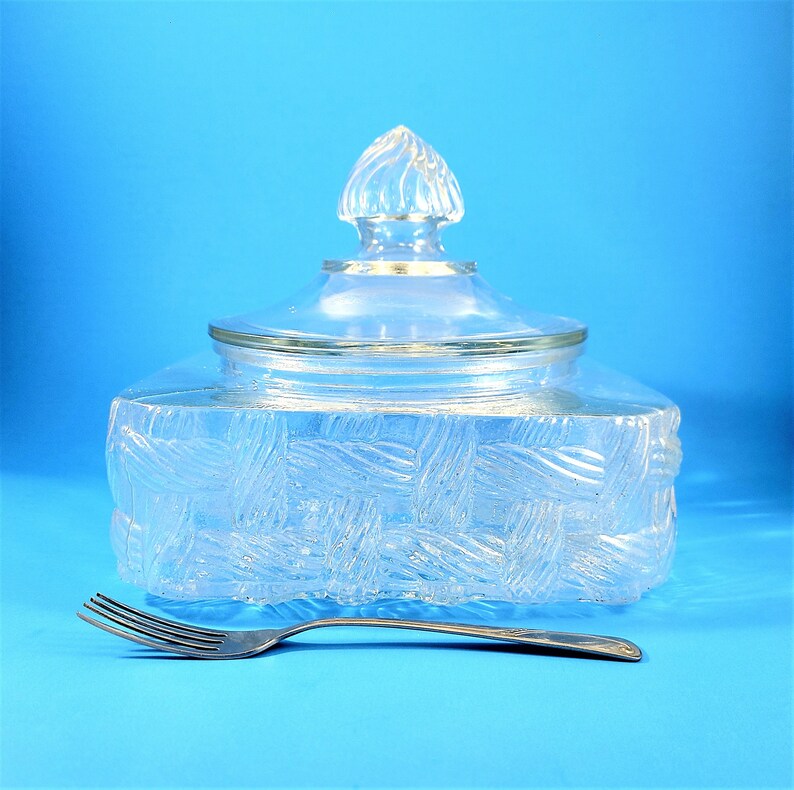 Drugstore Candy Dish Large Square Clear Glass Basket Weave With Columbian Swirl Lid Vintage 40s