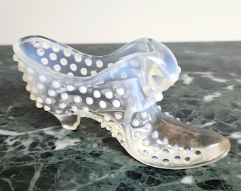 Fenton White Opalescent Hobnail Cat Slipper Glass Figurine,
