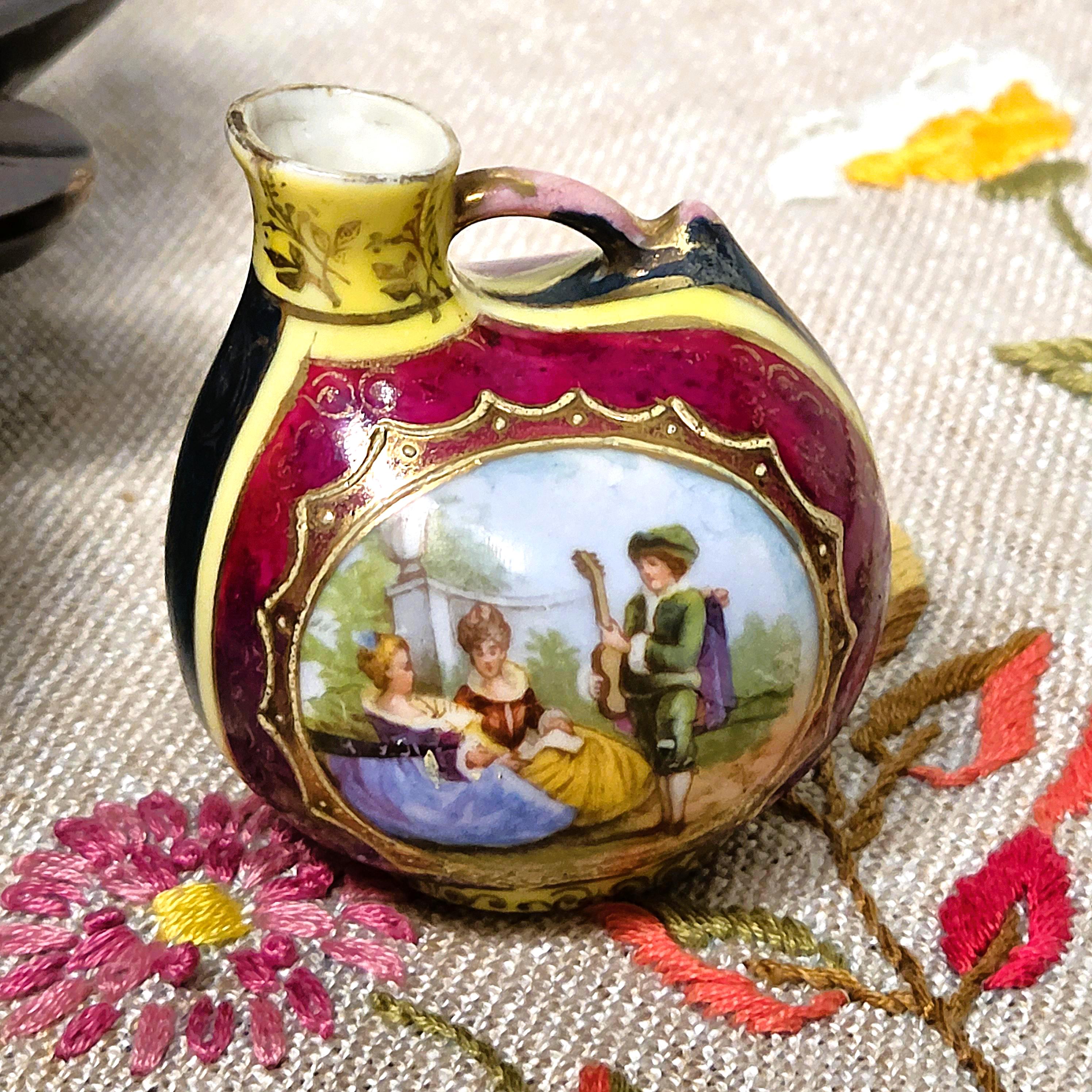 ロイヤル　ヴィエナ　 vienna 置物　壺 ロイヤル ヴィエナ vienna 置物 壺 Royal Vienna In Antique Ceramic