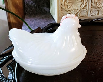 Vintage Indiana Glass Hen on Nest or Nesting Hen/chicken