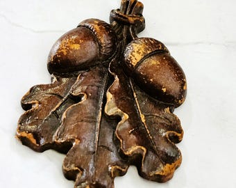 Vintage Oak Leaf Acorn Clip 1940s 1950s, Syroco Style Wood Pulp