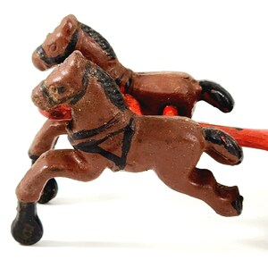 Replica Cast Iron Horse Drawn Pumper Fire Truck Toy Figurine Vintage 70s Bild 7