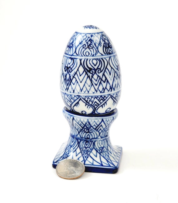 Coton Colors Iris Blue PIP Pedestal Salt and Pepper Shakers Set
