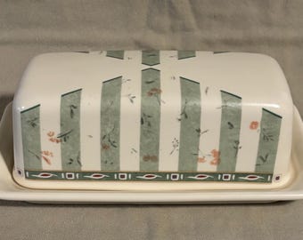Vintage Pfaltzgraff Naturewood Covered Butter Dish