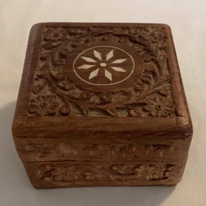 Vintage Made In India Carved Wood With Lid Inlay Box