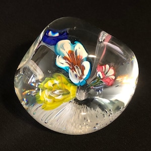 Vintage Large Pinched Colorful Flowers w/ Controlled Bubbles Paperweight