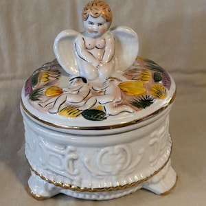 イタリーCAPODIMONTE カポデモンテ Angelエンジェルぶどう壁掛け イタリーCAPODIMONTE カポデモンテ Angelエンジェルぶどう壁掛け