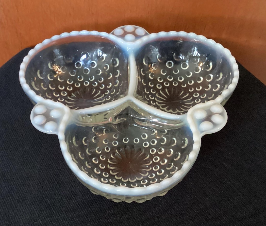 フェントン　ムーンストーン　ホブネイル　オパルーセント Vintage Fenton Glass Moonstone Opalescent Hobnail Pattern Three