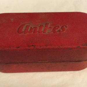 Vintage 1950’s Red Oval Anthes Metal Car Headlight Bulb Lidded Box
