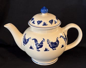 2001 Emma Bridgewater England Blue Hens Pattern Teapot