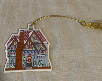 Adorno navideño de Durham Square de la colección Vintage Lenox Victorian Homes