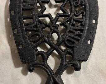 Vintage Wilton Cast Iron Good Luck To All Who Use This Stand Horse Shoe Shaped Trivet