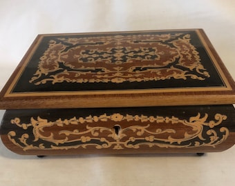 Vintage Ornate Wooden Reuge Swiss Music Box Jewelry Box