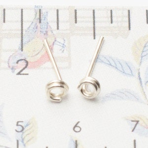 Tiny Studs Earrings - Tiny open circle earrings - Silver circle studs earrings