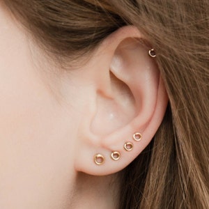 Pendientes pequeños con botón - Pendientes pequeños - Juego de pendientes con botón - Perforación de hélice - Pendiente de hélice - Perforación de hélice - Perforación múltiple - Círculo pequeño