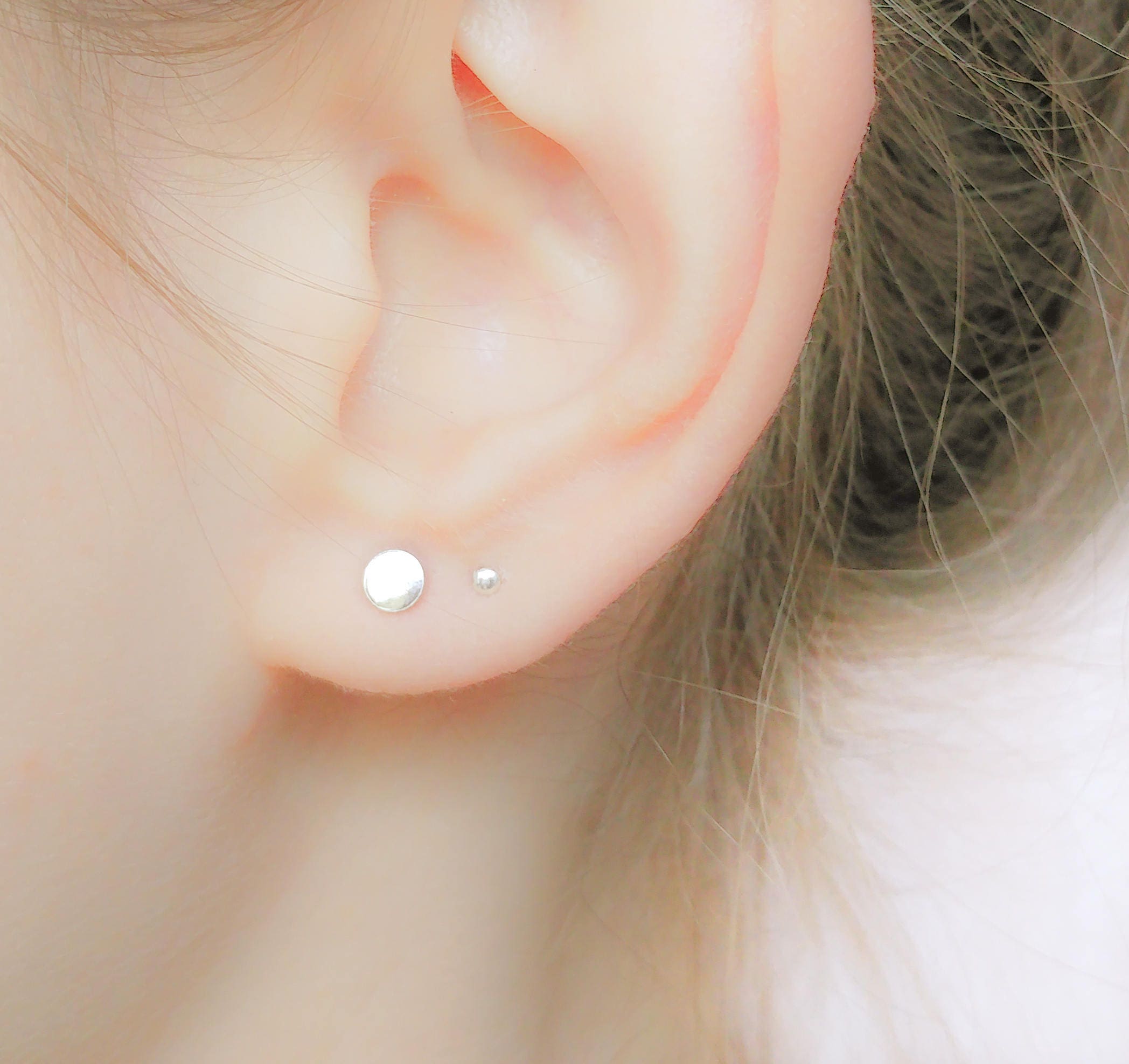 Small flat earrings deals