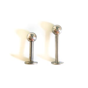 Internally threaded Labret Stud - Flat Back Earring - Tragus Stud - Ball Cartilage Earring - Screw Ball Stud 16 gauge