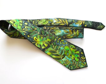 Corbata de seda pintada a mano con estampado de follaje tropical verde