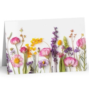 Carte de voeux fleurs séchées avec un joli imprimé fleurs sauvages pressées - Intérieur vierge - Une carte