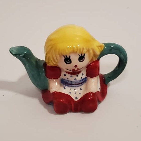 Red Rose Tea Miniature Doll Teapot Figurine 1990s Toy Chest Collection Wade Collectibles