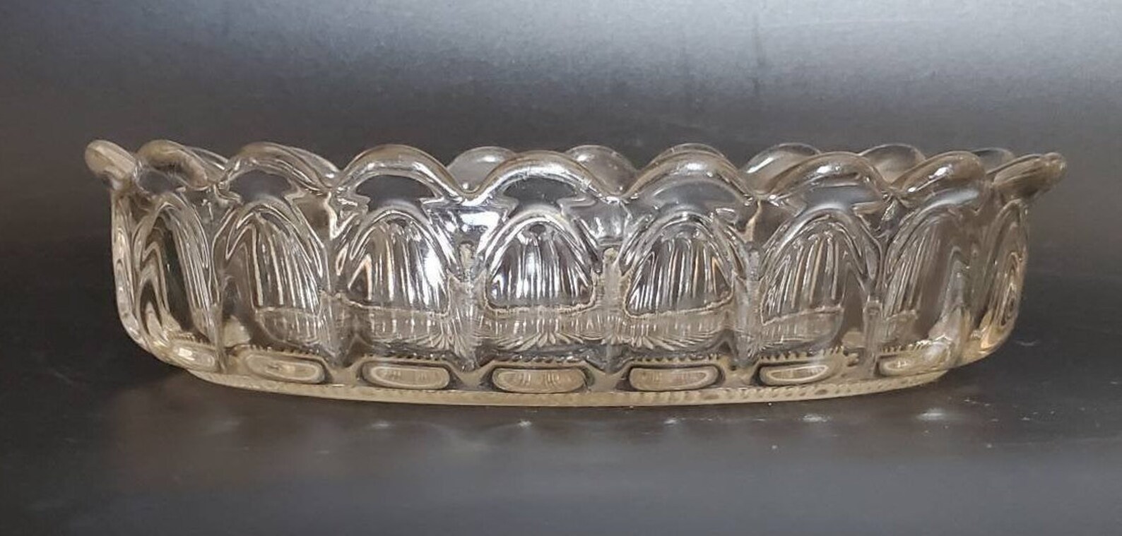 Heisey Colonial Pattern Oval Clear Glass Serving Dish Starburst Center