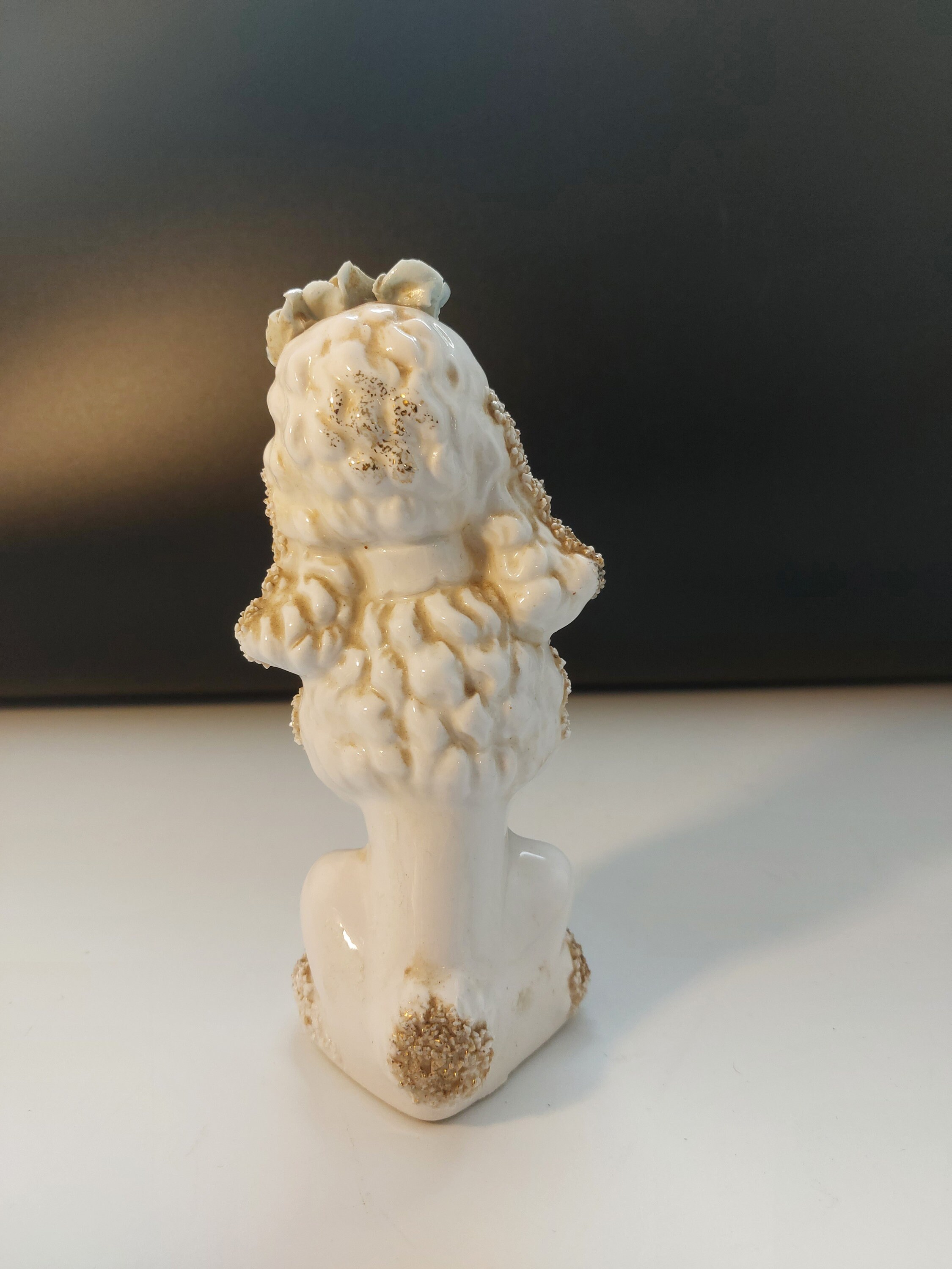 スパゲッティ プードル 置物 ヴィンテージ 磁器 犬 擬人化犬 金の首輪