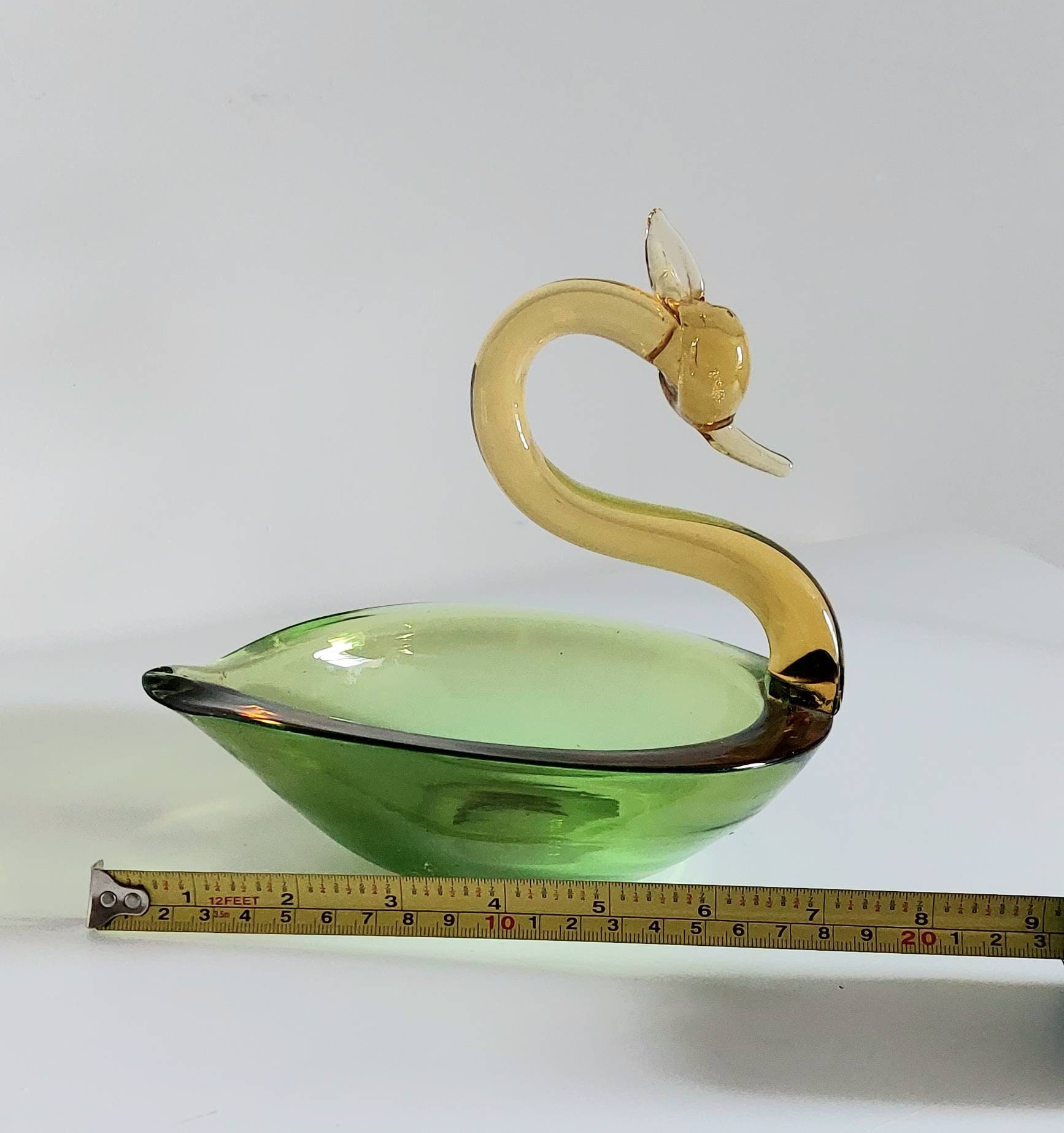 見事なアートガラスの白鳥、黄緑色の鳥、水鳥の装飾、ヴィンテージの