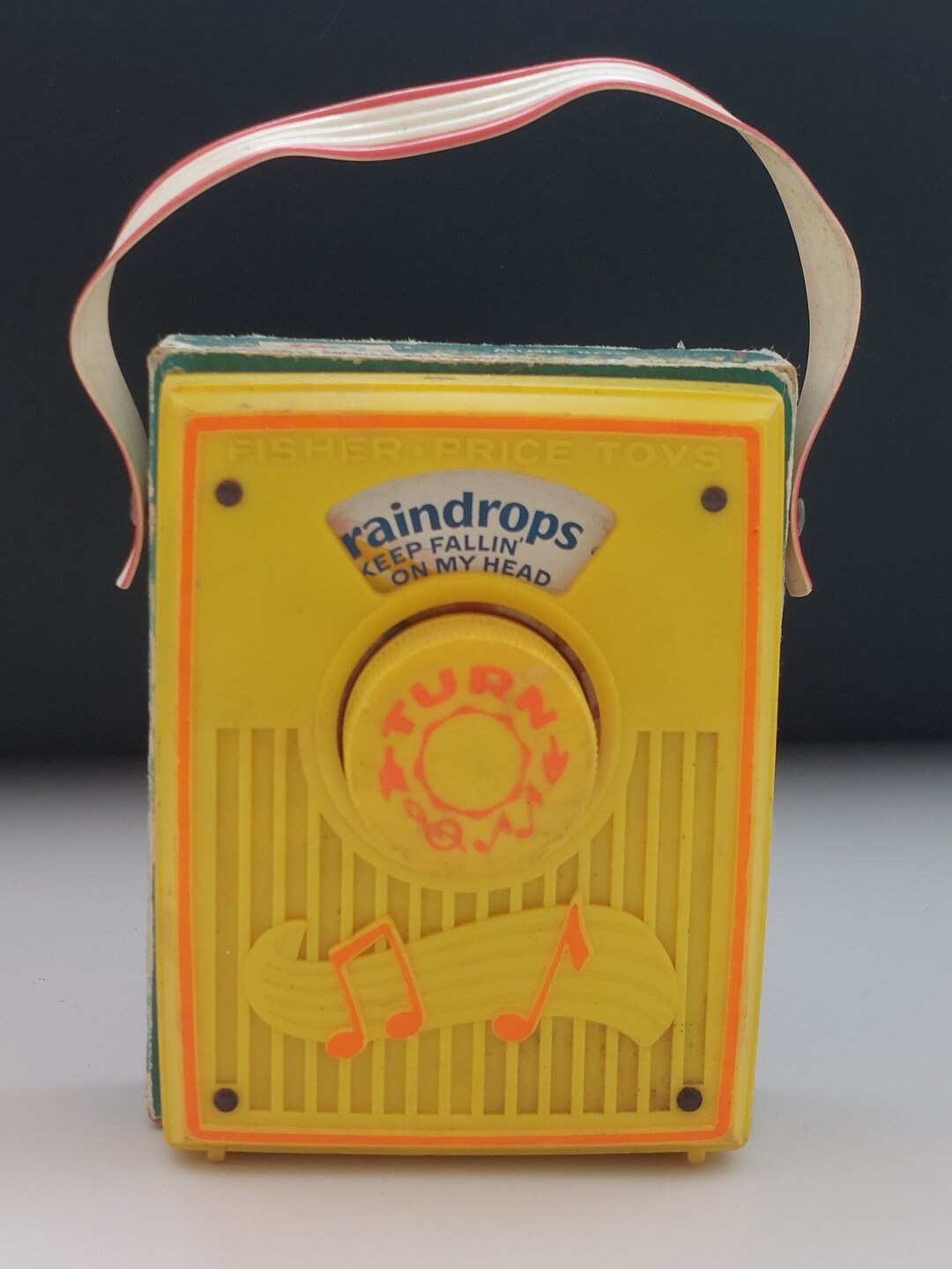 Fisher Price Musical Wind up Toy Children's Song Raindrops Keep Falling