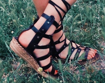 Sandalia espadrille gladiadora. Sandalia espadrille romana plana. Sandalia espadrille romana. Espadrille tiras piel cruzadas estilo romana