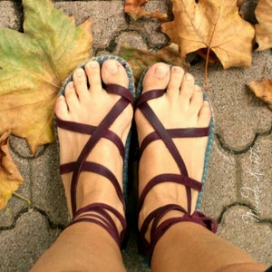 Espadrilles sandals with crossed leather straps. Roman espadrilles sandals. Natural jute and leather espadrilles. Adjustable strap espadrilles