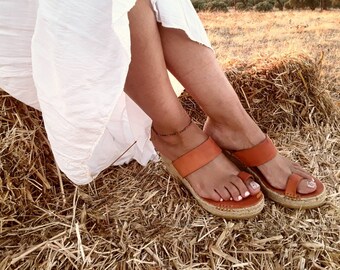 Barefoot high wedges two straps. Slingback espadrille straps to the finger. Open heel wedge espadrille. High wedge espadrilles 10cm barefoot