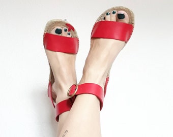 Red wedge spadrille sandal. Sandal half wedge bracelet wide ankle. Spadrille sandal strip wide. Espadrille wedge medium 6.5 cm