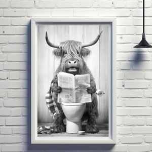 Simpatica e divertente mucca delle Highlands su un water - Decorazione di mucche, arte del bagno, decorazione da parete in stile fattoria, arte in stile fattoria, stampa artistica