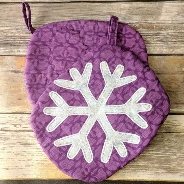 Embroidered Snowflake Holiday Pot Holders // Christmas Decoration // Gifts Under 20