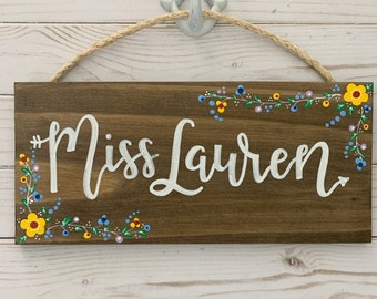 Teacher name sign, personalized teacher sign with flowers, custom teacher gift floral name plate door,last name sign with arrow appreciation