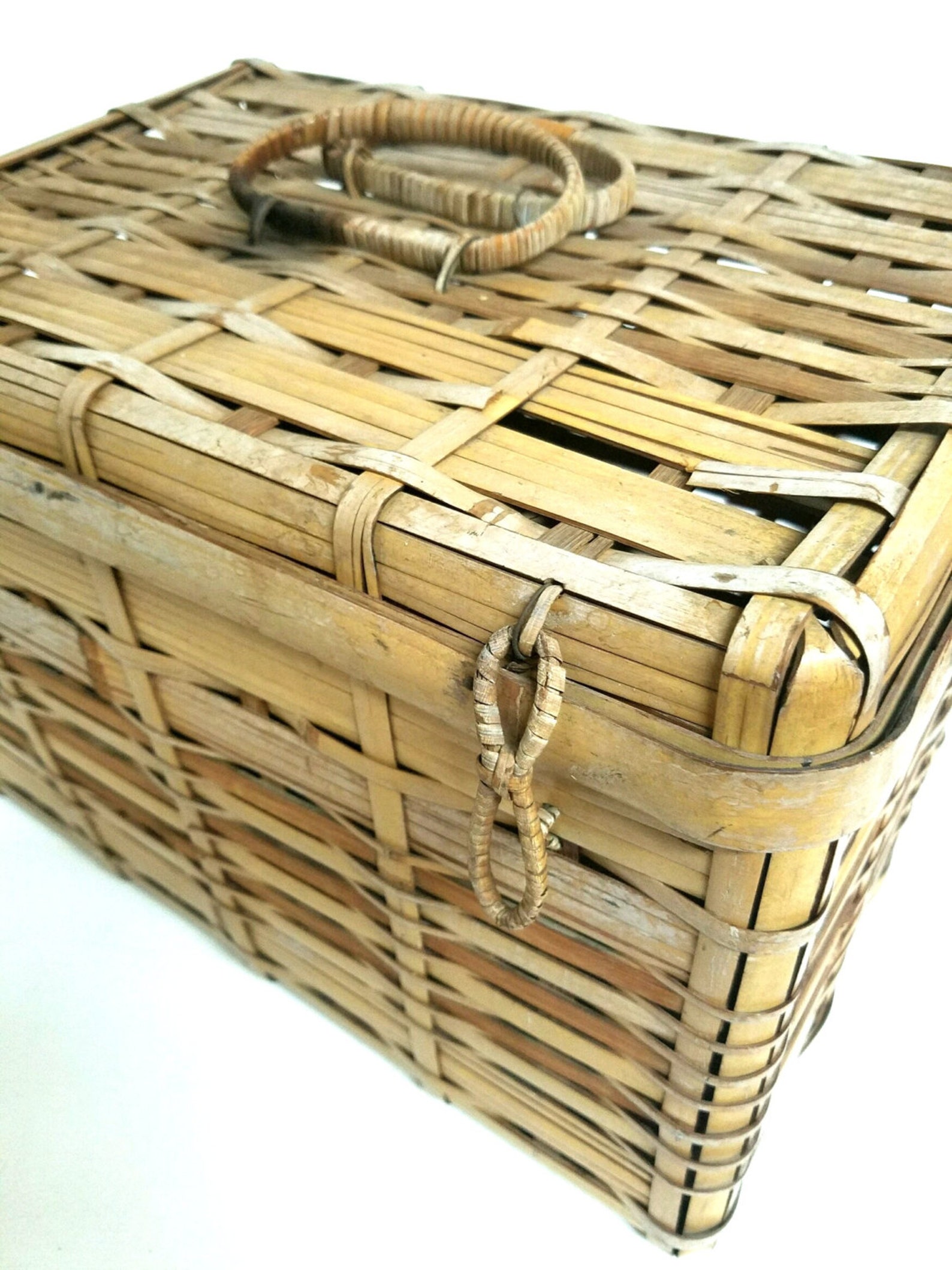Vintage Wicker Picnic Basket / Vintage Japanese Bamboo / Vintage Woven