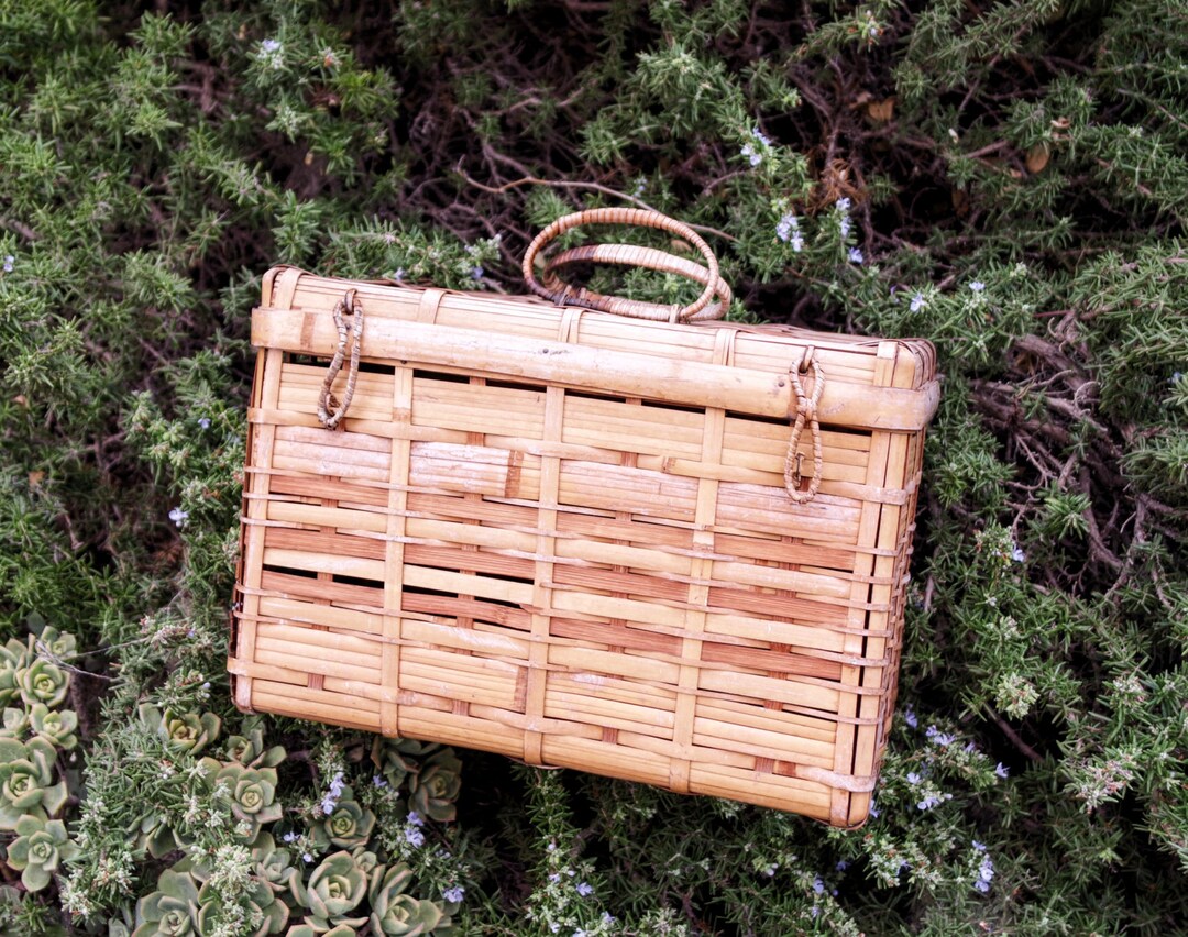 Vintage Wicker Picnic Basket / Vintage Japanese Bamboo / Vintage Woven