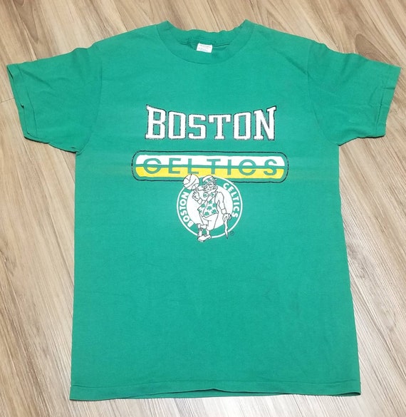 18.5x27,SMALL Boston Celtics shirt,80s celtics shi